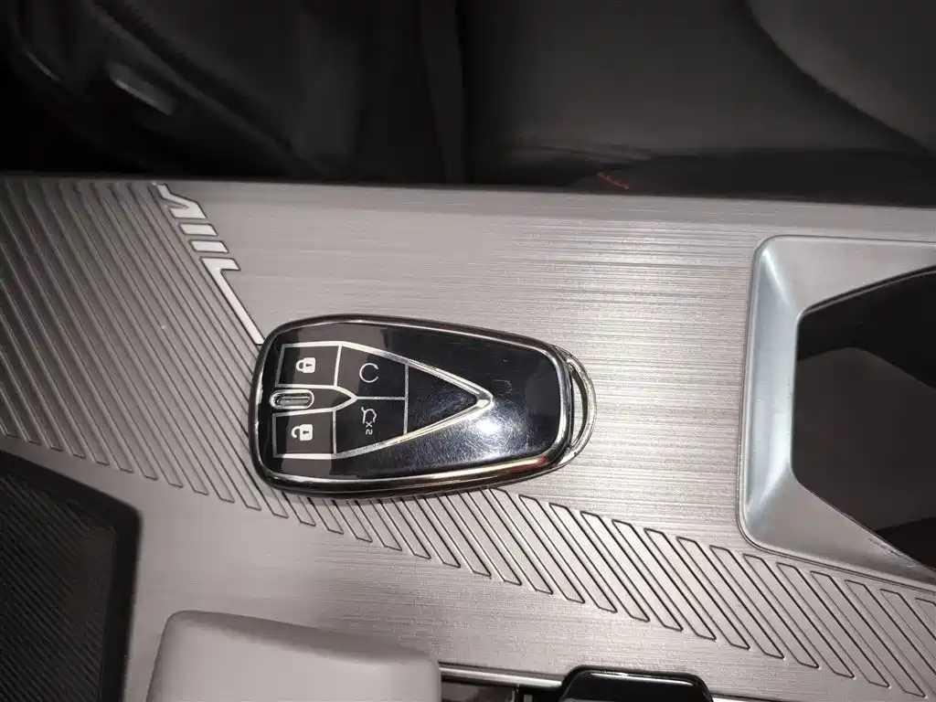 Changan Auchan Z6 2023 Blue Whale 1.5T DCT smart collar model купить на сайте DeffCars
