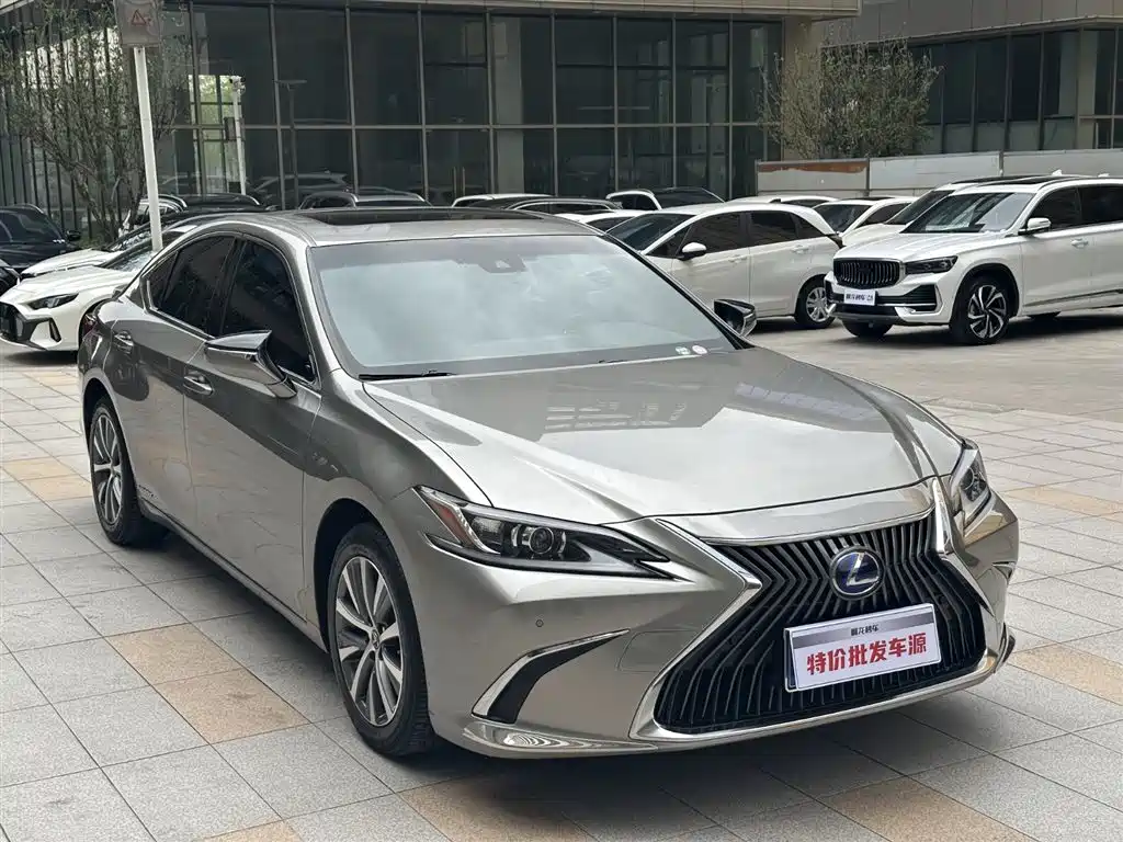 Lexus ES 2020 300h Excellence Edition купить на сайте DeffCars