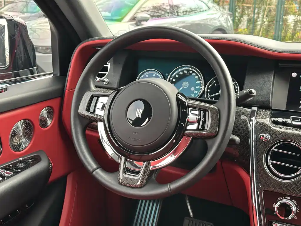 Cullinan 2018 four-seat version купить на сайте DeffCars