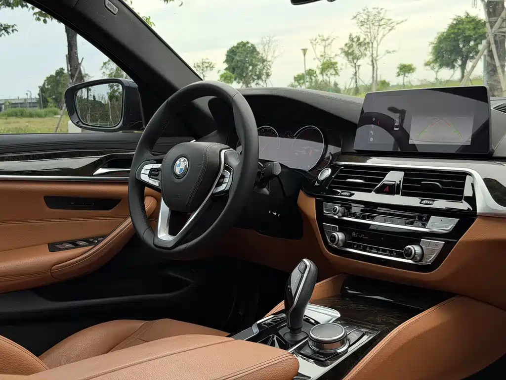 BMW 5 Series 2018 facelift 530Li leading M sports package купить на сайте DeffCars