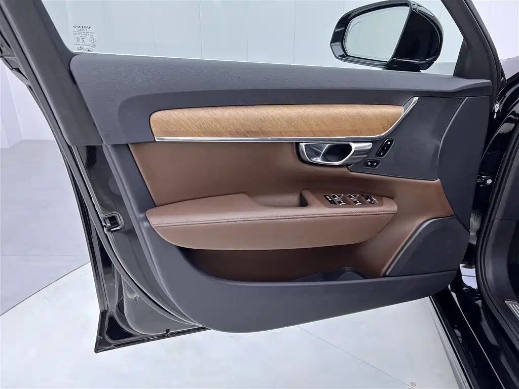Volvo S90 2025 B5 Zhiyi Luxury Edition купить на сайте DeffCars