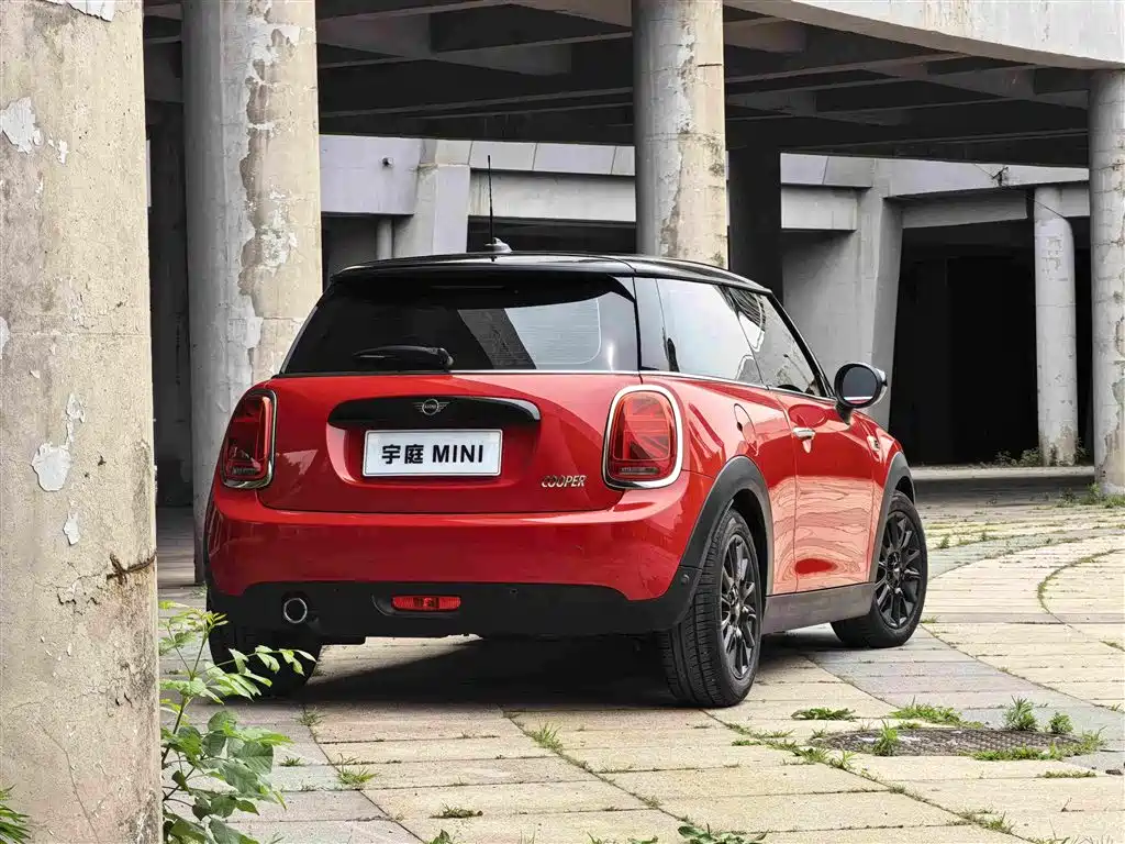 MINI 2020 1.5T COOPER Classic Three-Door Stunning Edition купить на сайте DeffCars