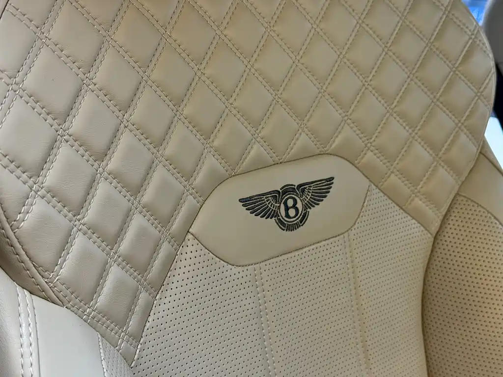 Bentayga 2021 4.0T V8 купить на сайте DeffCars