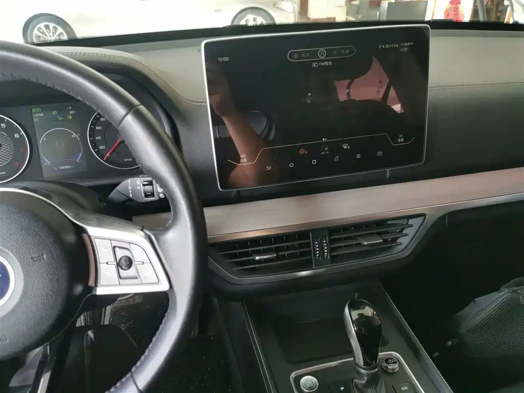 Tang 2019 2.0T automatic smart connection premium model 7 seats National VI купить на сайте DeffCars