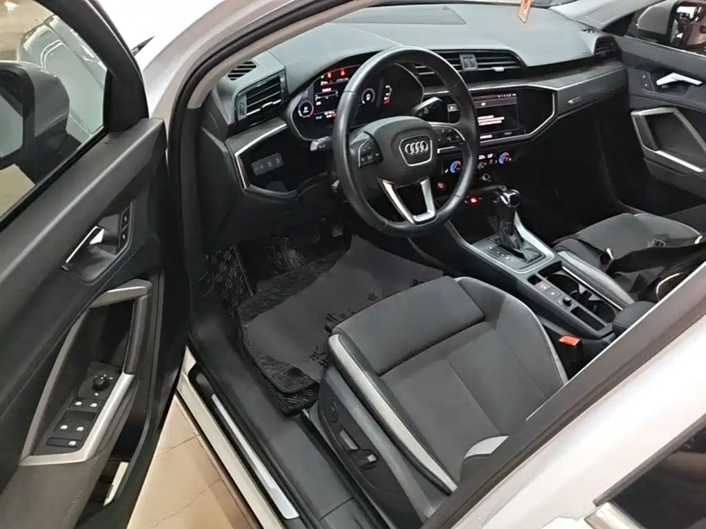 Audi Q3 2022 35 TFSI aggressive and dynamic model купить на сайте DeffCars