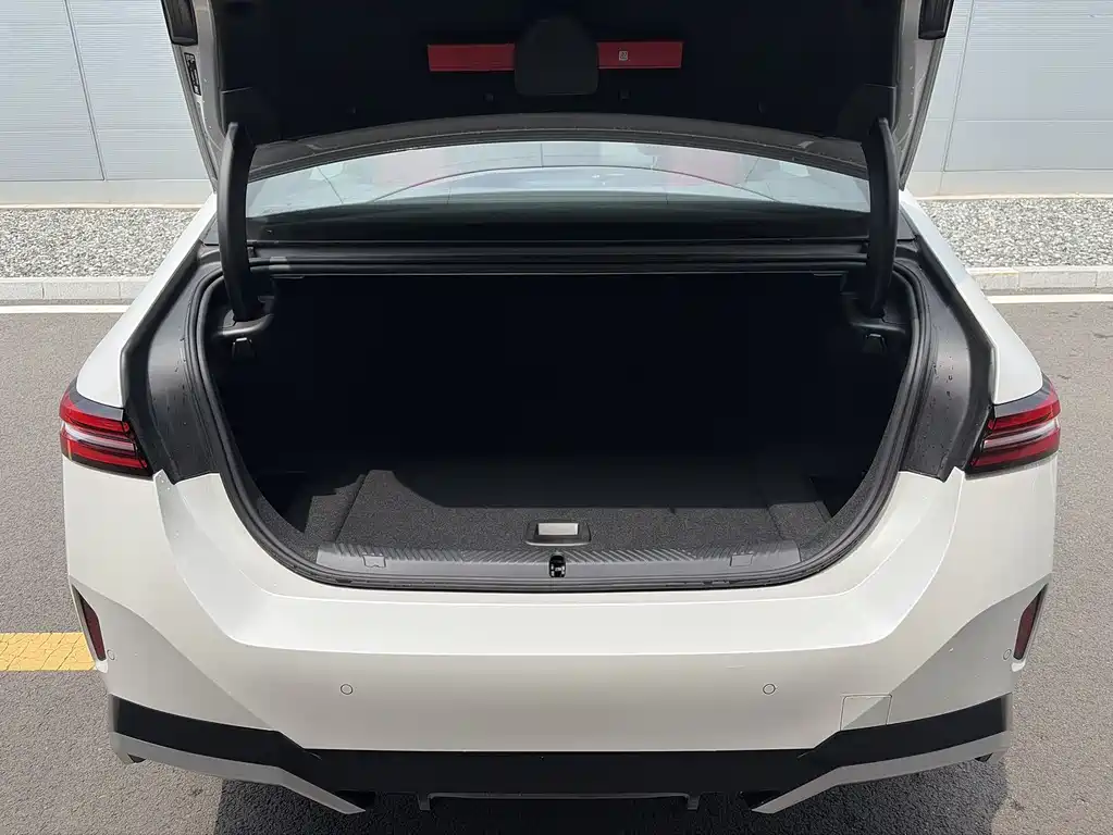 BMW i5 2025 eDrive 35L M Sports Package купить на сайте DeffCars