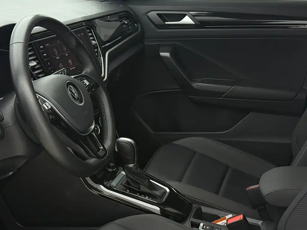 T-ROC 2022 model 280TSI DSG two-wheel drive comfort PLUS купить на сайте DeffCars