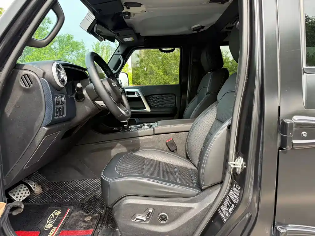 Beijing Off-Road BJ40 2023 2.0D Automatic Four-wheel Drive Blade Hero Edition Knight Type купить на сайте DeffCars