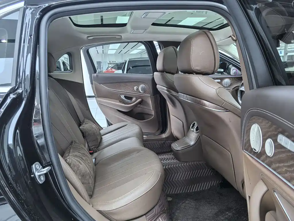 Mercedes-Benz E-Class 2023 E 300 L Fashion купить на сайте DeffCars