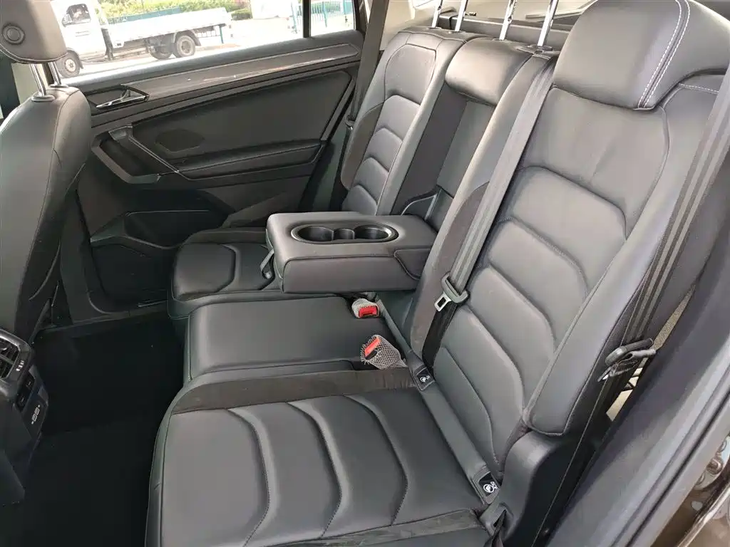 Tiguan L 2021 330TSI automatic two-wheel drive R-Line version купить на сайте DeffCars