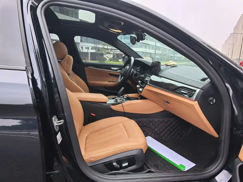 BMW 5 Series 2019 facelift 530Li leading M sports package купить на сайте DeffCars