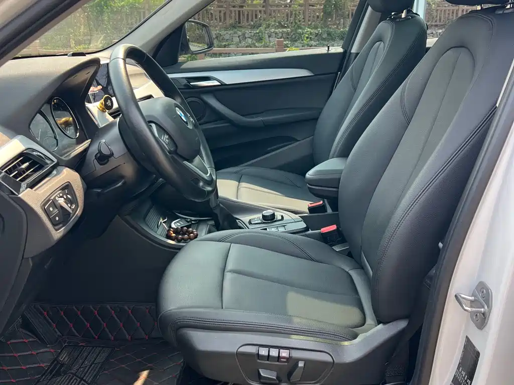 BMW X1 2019 sDrive20Li Leading Model купить на сайте DeffCars