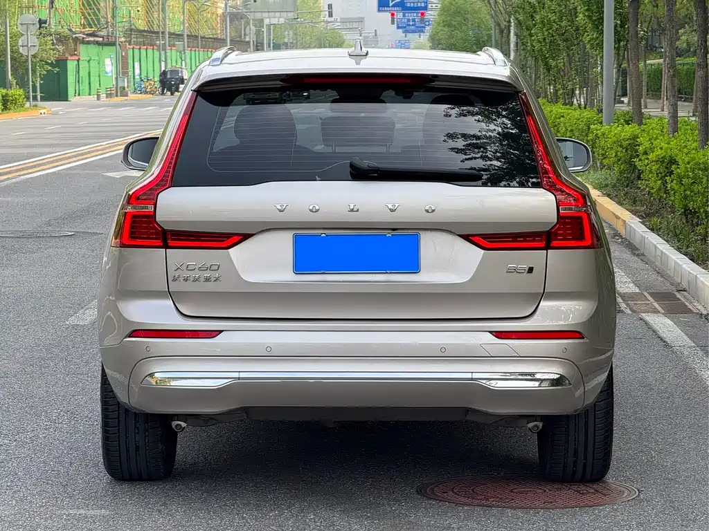 Volvo XC60 2024 B5 four-wheel drive Zhiyi Luxury Edition купить на сайте DeffCars