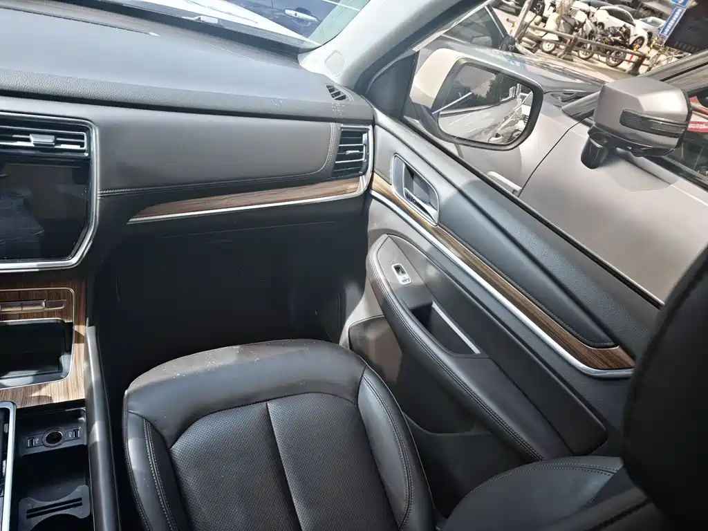 Roewe RX8 2018 30T two-wheel drive elite version купить на сайте DeffCars