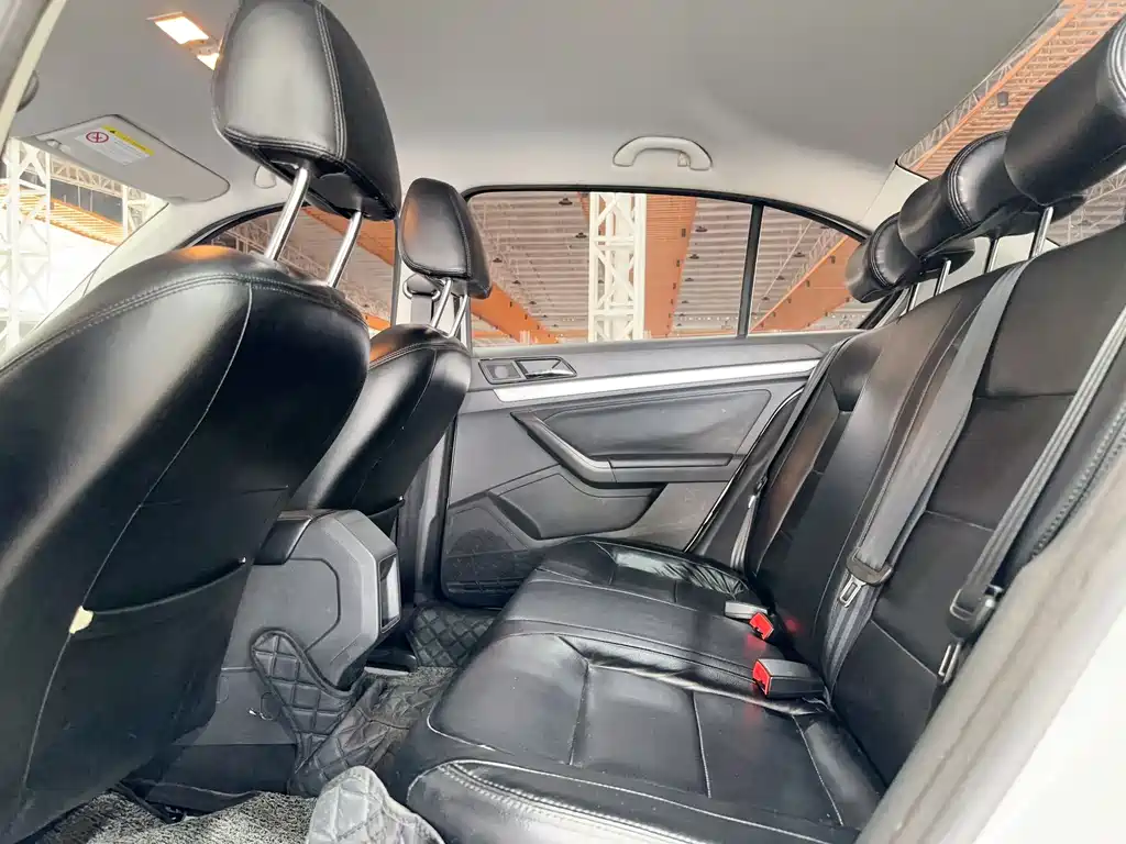 Lavida 2017 1.6L automatic fashion version купить на сайте DeffCars