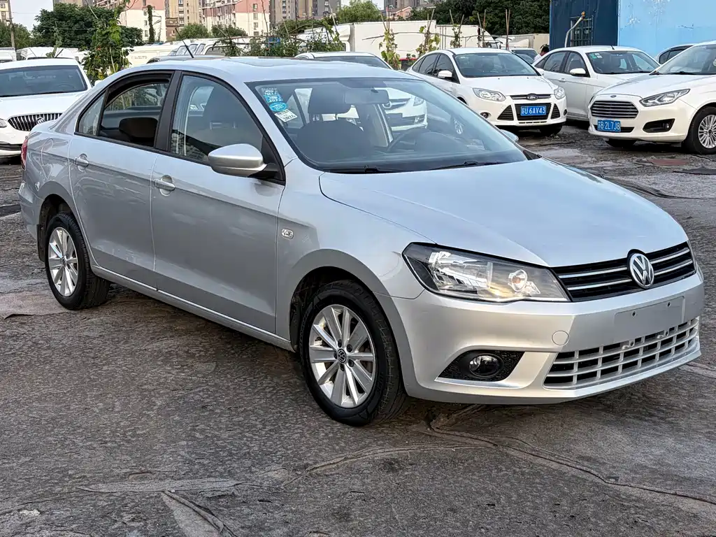 Jetta 2015 Premium Edition 1.4L Manual Comfort Type купить на сайте DeffCars