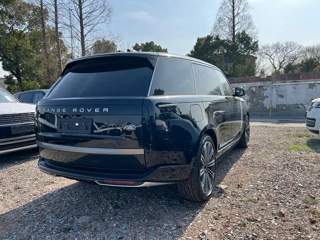 Range Rover 2026 3.0 L6 400PS SE long axis version купить на сайте DeffCars