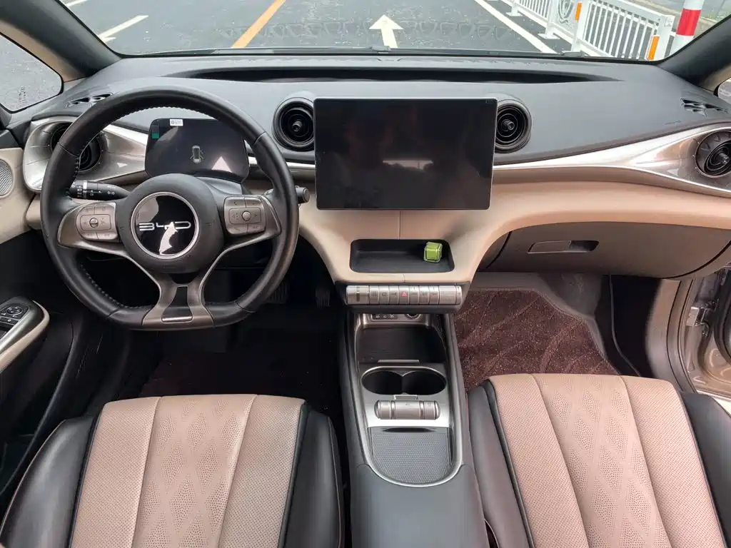 Dolphin 2024 Honor Edition 420km Free купить на сайте DeffCars