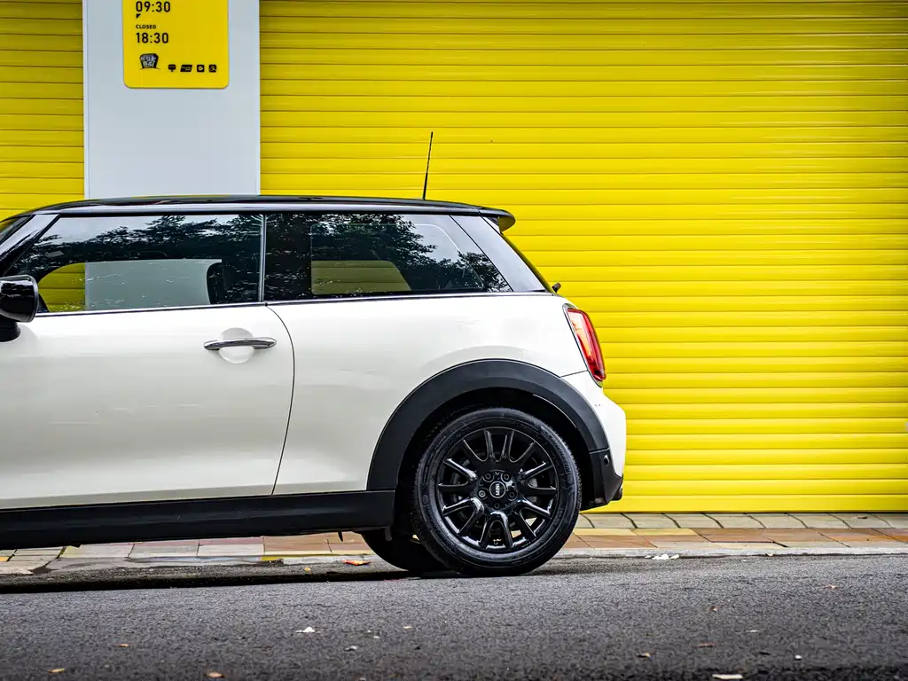 MINI 2021 1.5T COOPER Classic купить на сайте DeffCars