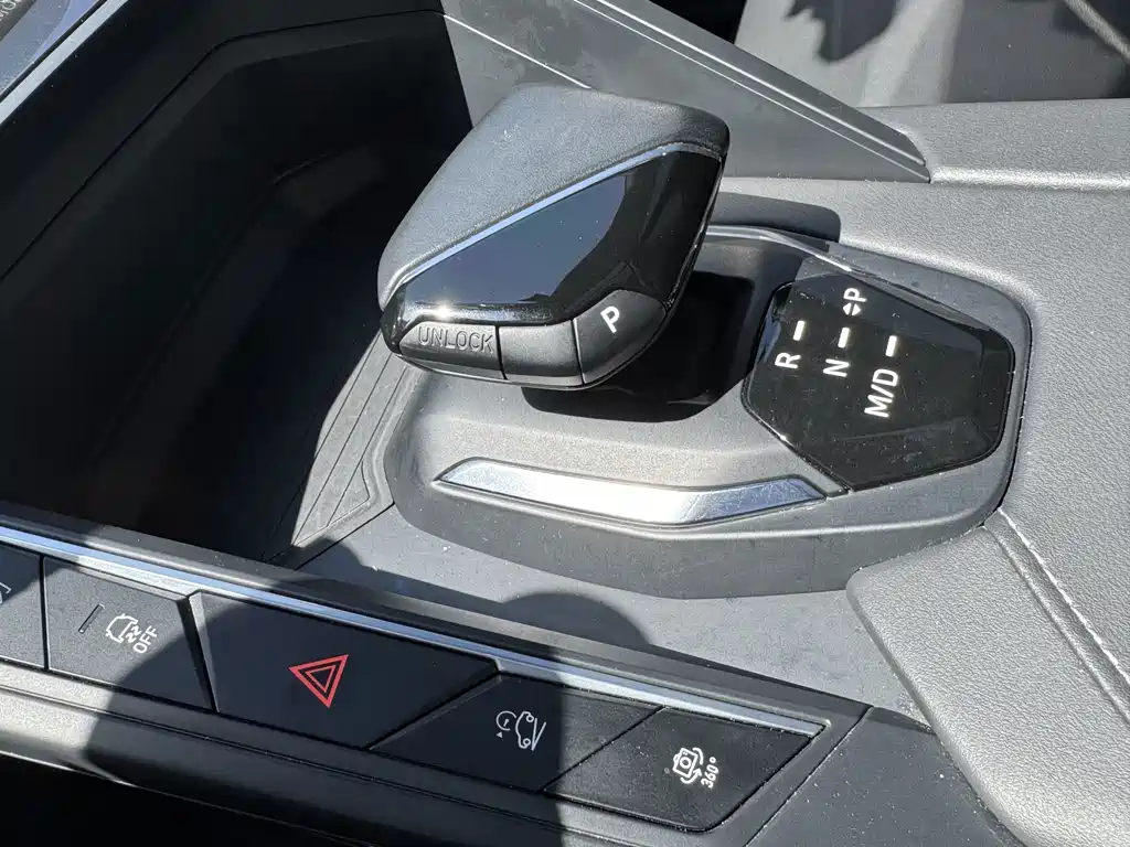 Lynk & Co 06 2023 Remix 1.5T Pro купить на сайте DeffCars