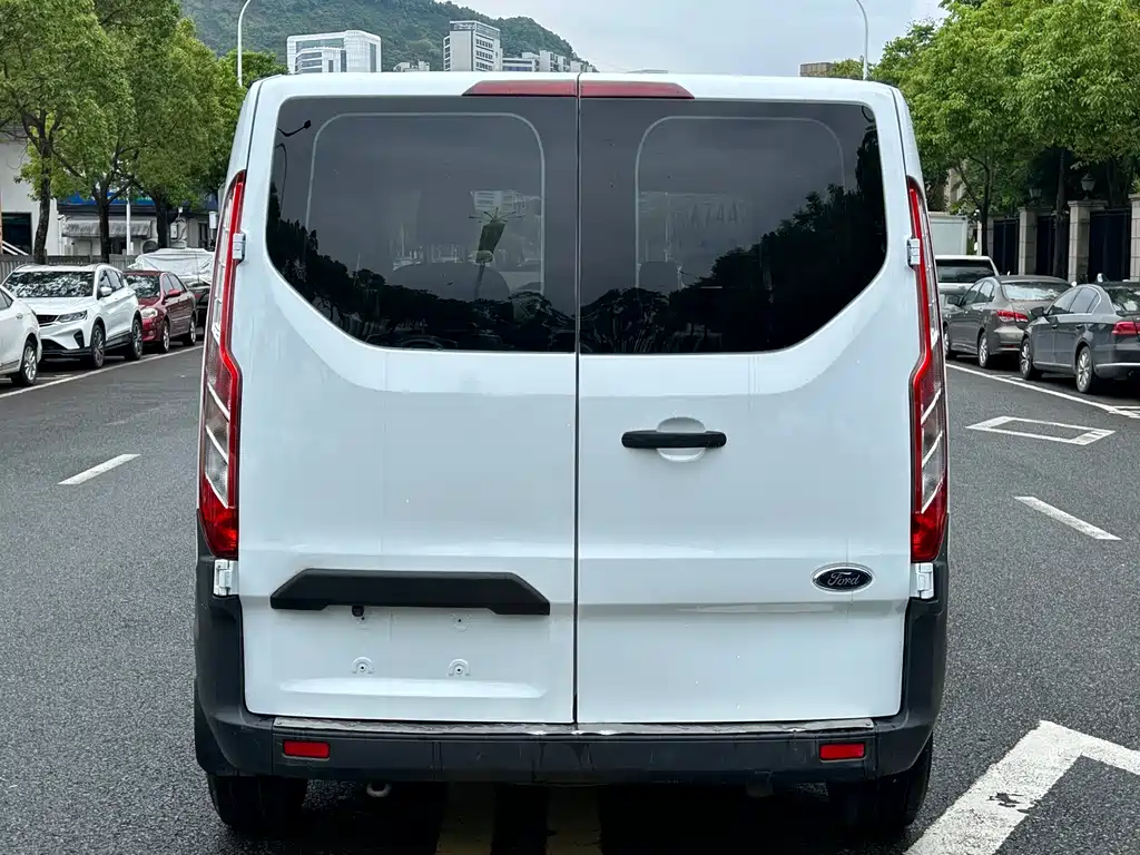Transit 2019 2.0T diesel multi-functional commercial vehicle short-axle low-roof 6-seater National VI купить на сайте DeffCars