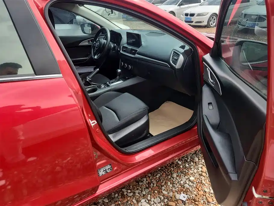 Mazda3 Angkesela 2017 Sedan 1.5L Automatic Comfort Type National V купить на сайте DeffCars