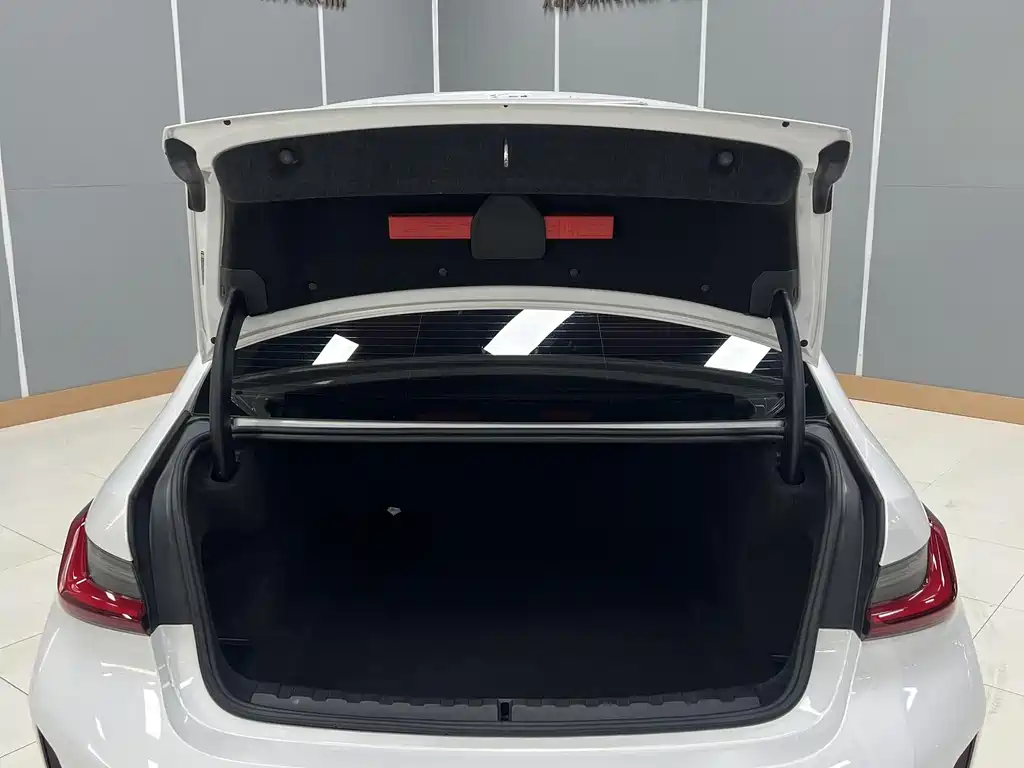 BMW 3 Series 2023 320Li M Sports Package купить на сайте DeffCars