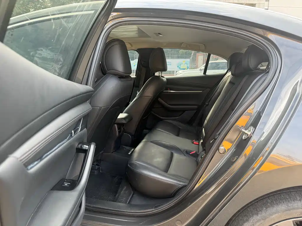Mazda3 Angkesela 2020 2.0L Automatic Premium Edition купить на сайте DeffCars