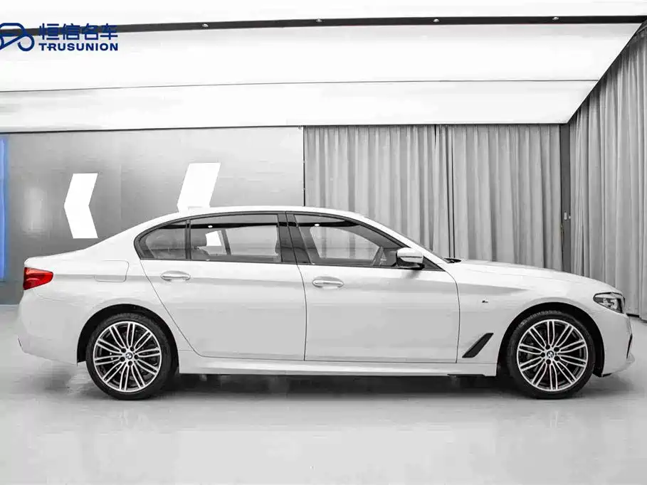 BMW 5 Series 2018 facelift 530Li leading M sports package купить на сайте DeffCars