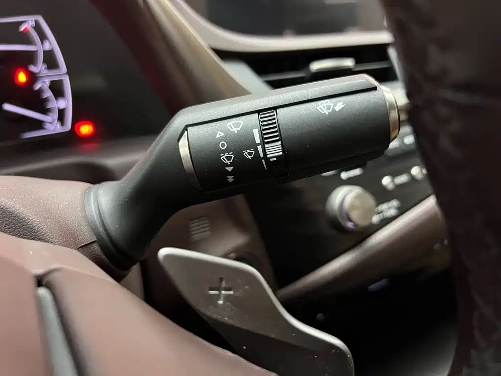 Lexus ES 2020 300h Excellence Edition купить на сайте DeffCars