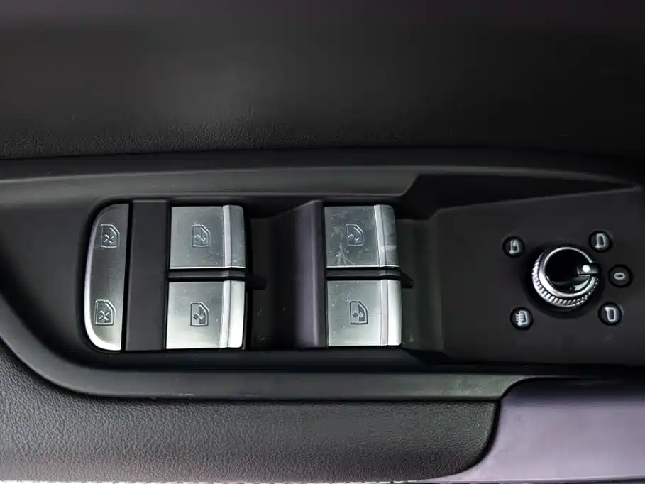 Audi Q5L 2024 40 TFSI luxury and dynamic model купить на сайте DeffCars