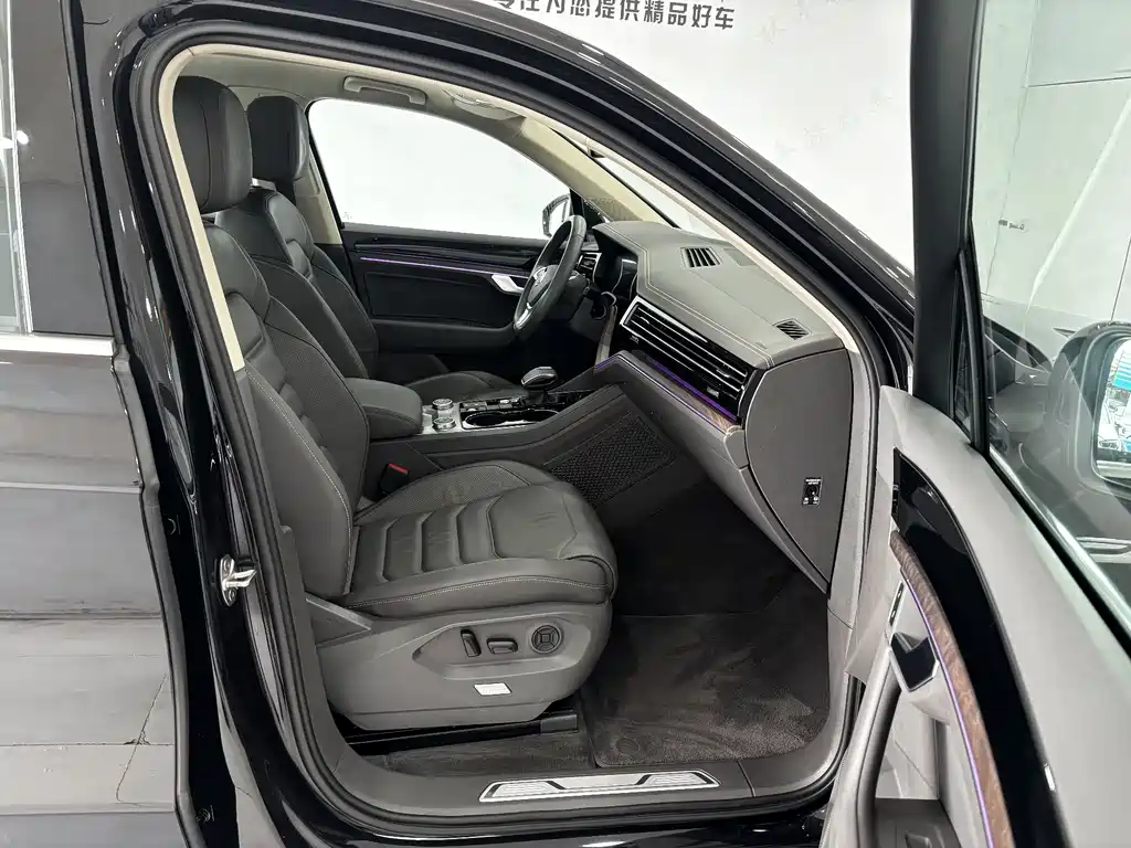 Touareg 2019 3.0TSI Ruifeng Edition National V купить на сайте DeffCars