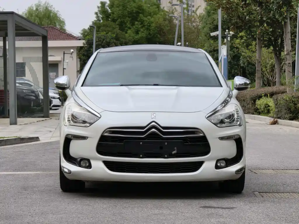 DS 5 2013 1.6T Deluxe Edition THP200 купить на сайте DeffCars