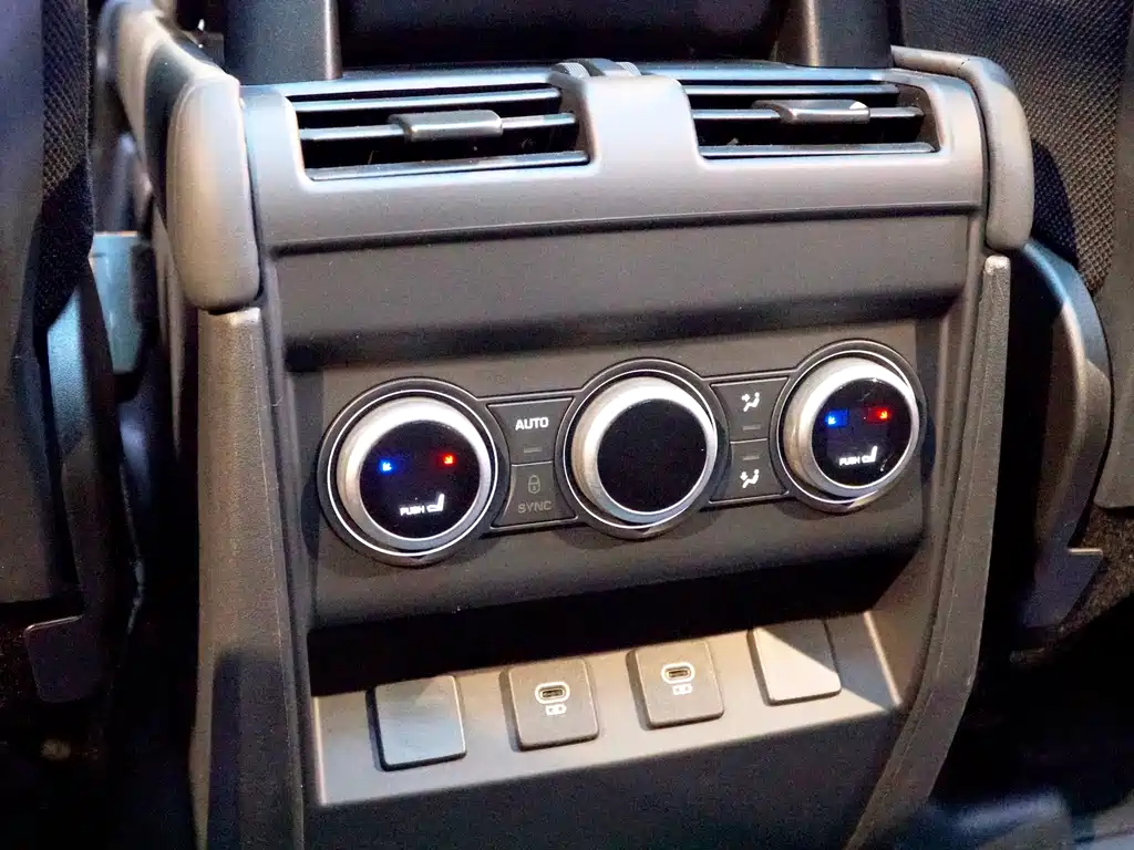 Land Rover Defender 2025 110 3.0T P400 X купить на сайте DeffCars