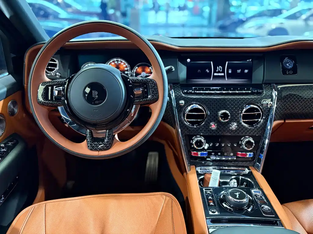 Cullinan 2018 four-seat version купить на сайте DeffCars