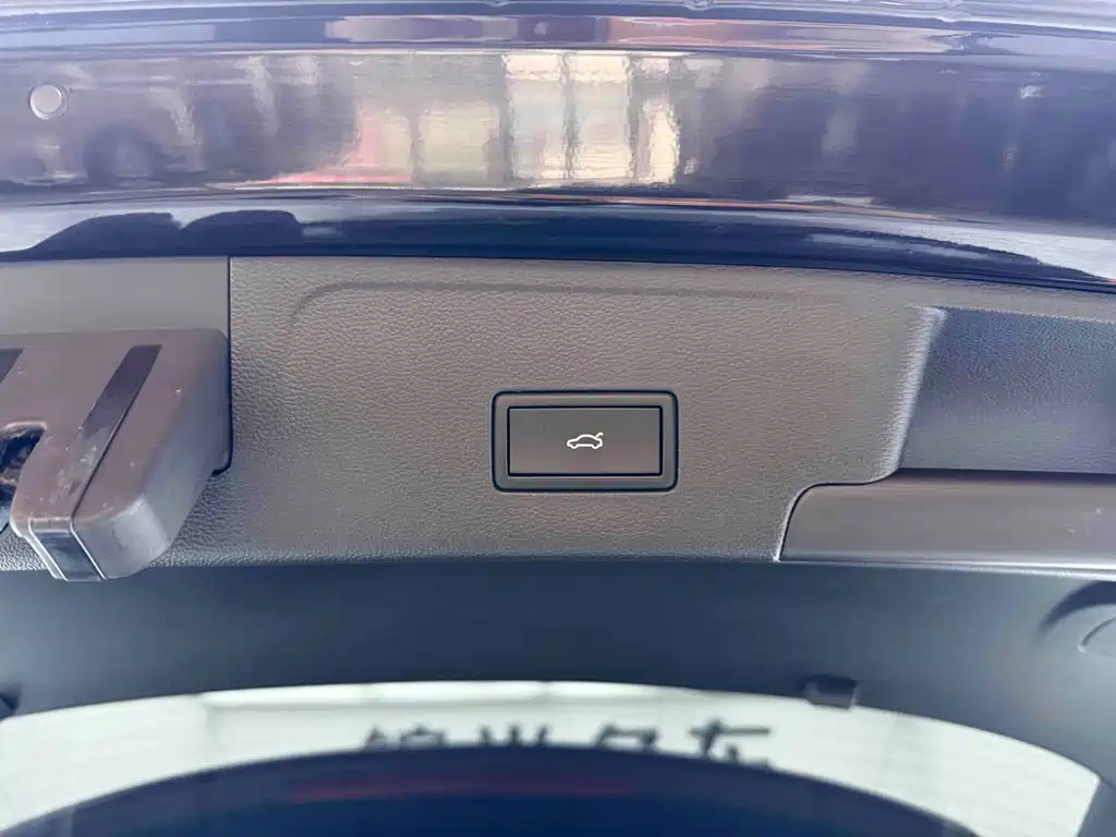 Touron 2024 Touron X 380TSI four-wheel drive luxury version купить на сайте DeffCars