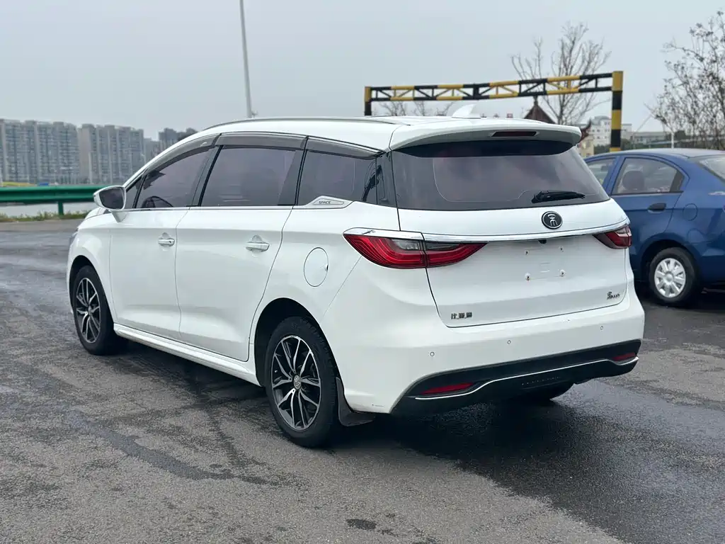 Song MAX 2017 1.5T automatic intelligent connected elite type 7 seats купить на сайте DeffCars