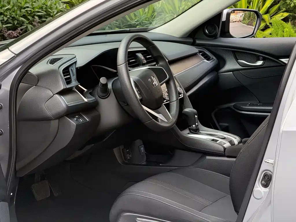 Civic 2016 220TURBO CVT Deluxe Edition купить на сайте DeffCars