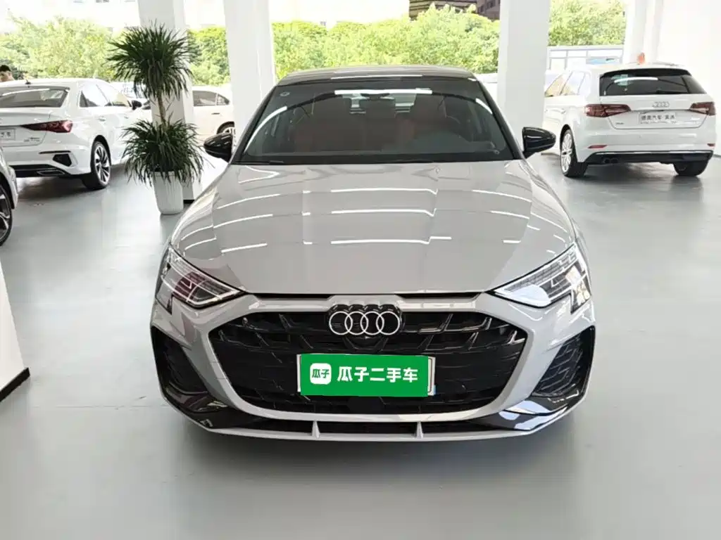 Audi A3 2026 Sportback 35TFSI Flying Spur Exclusive + Luxury Premium Package купить на сайте DeffCars