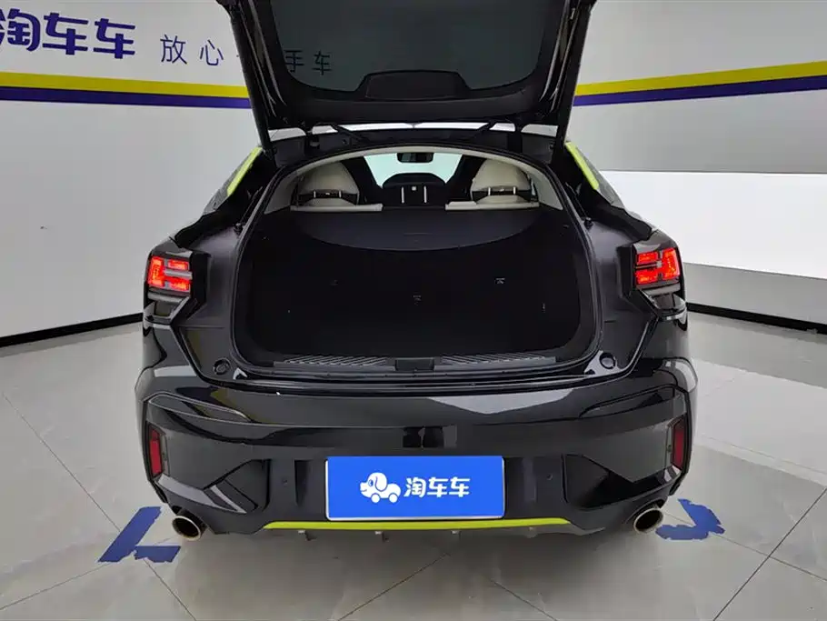 Lynk & Co 05 2022 2.0TD two-wheel drive shines Halo купить на сайте DeffCars