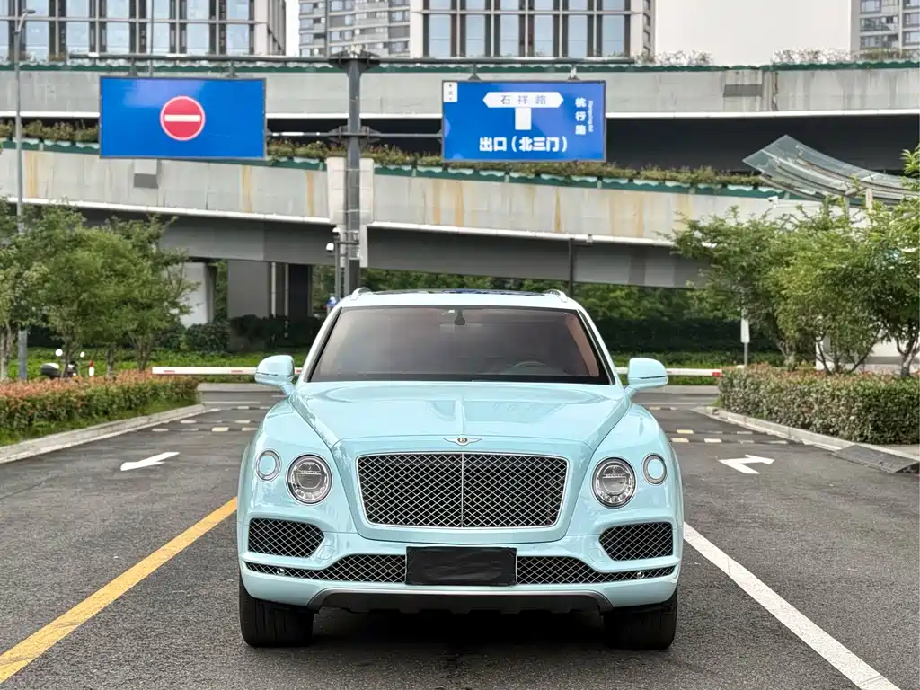 Bentayga 2018 4.0T V8 купить на сайте DeffCars