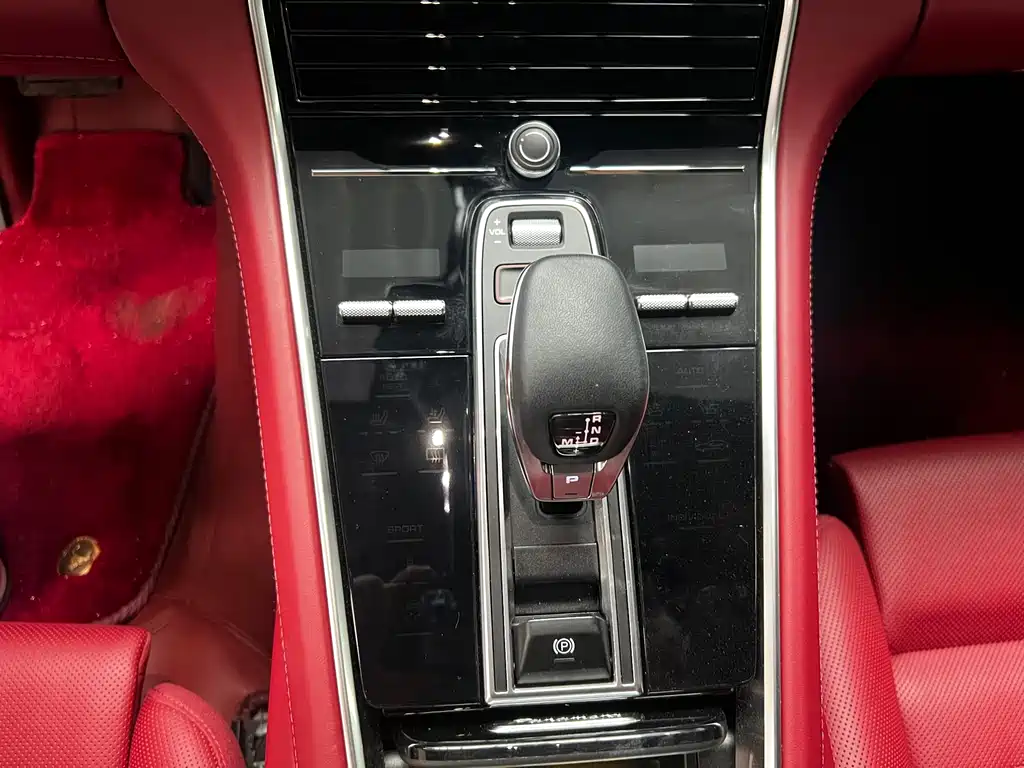 Panamera 2023 Panamera 2.9T Platinum Edition купить на сайте DeffCars
