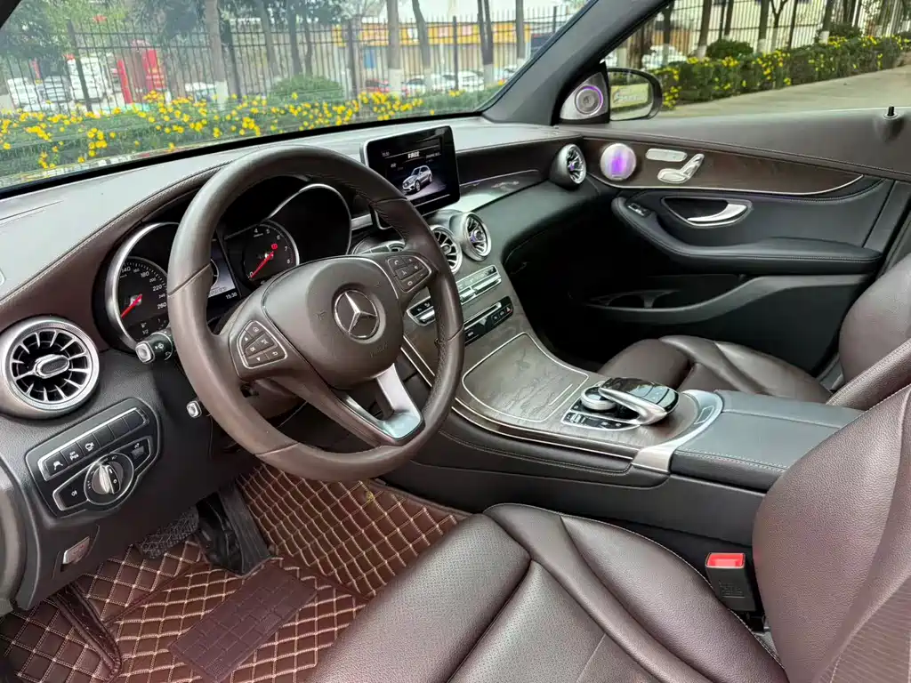 Mercedes-Benz GLC 2018 GLC 300 4MATIC luxury model купить на сайте DeffCars