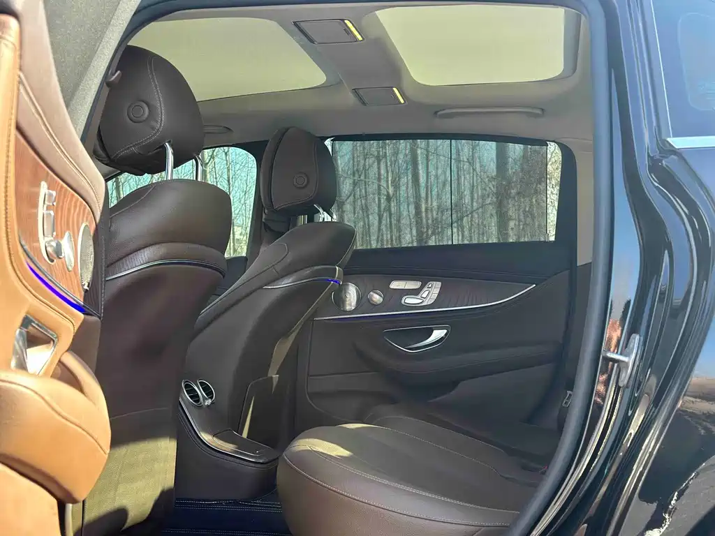 Mercedes-Benz E-Class 2022 E 300 L Luxury Model купить на сайте DeffCars