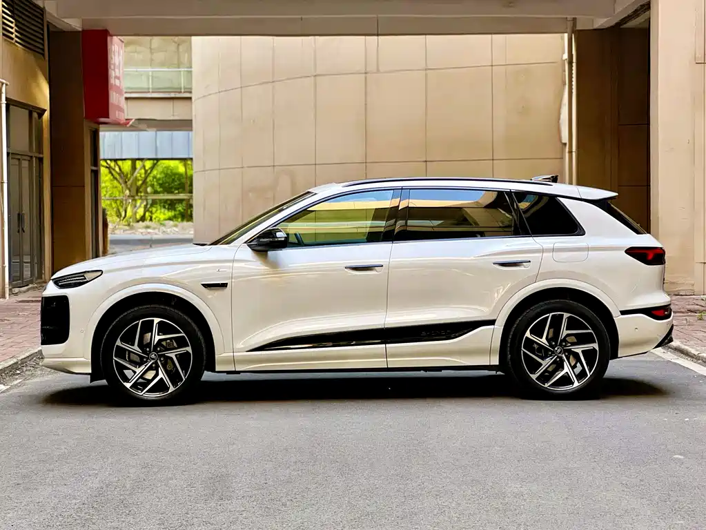 Audi Q6L e-tron 2026 super long range version купить на сайте DeffCars