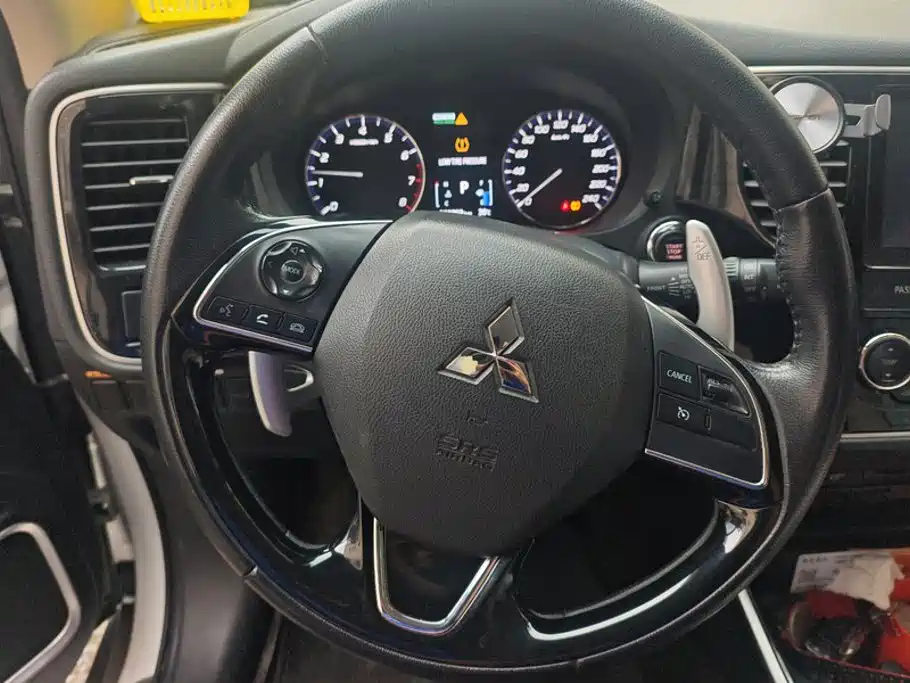 Outlander 2018 2.4L four-wheel drive elite version 5 seats купить на сайте DeffCars