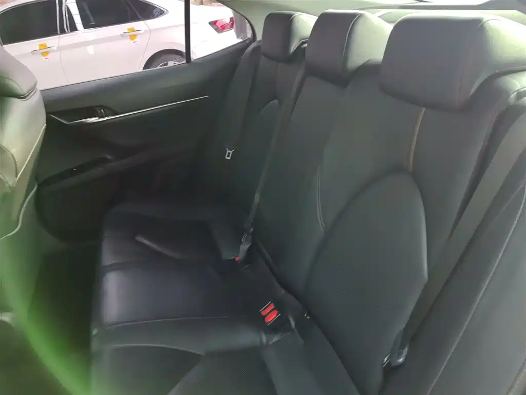 Camry 2018 2.0G Deluxe Edition купить на сайте DeffCars