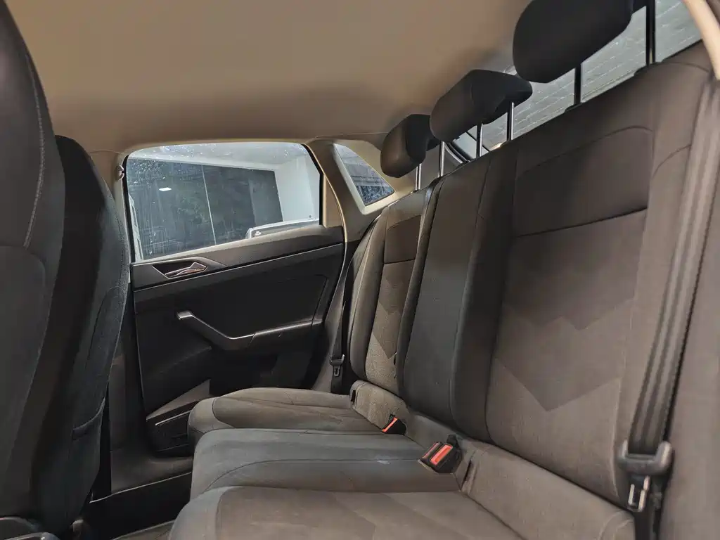 Polo 2023 facelift Plus 1.5L automatic indulgence version купить на сайте DeffCars