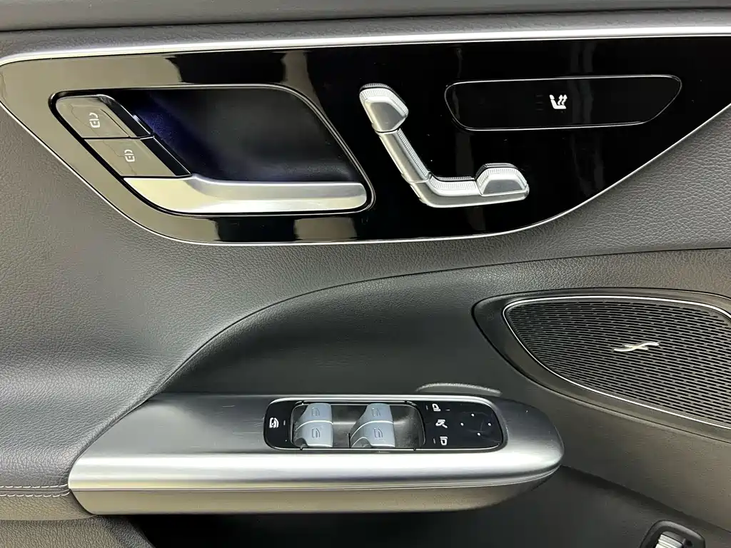 Mercedes-Benz C-Class 2023 Modification 2 C 260 L Sports Edition купить на сайте DeffCars