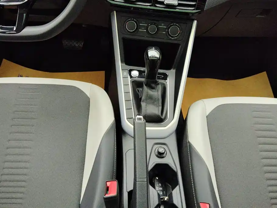 Polo 2021 Plus 1.5L Automatic Colorful Technology Edition купить на сайте DeffCars